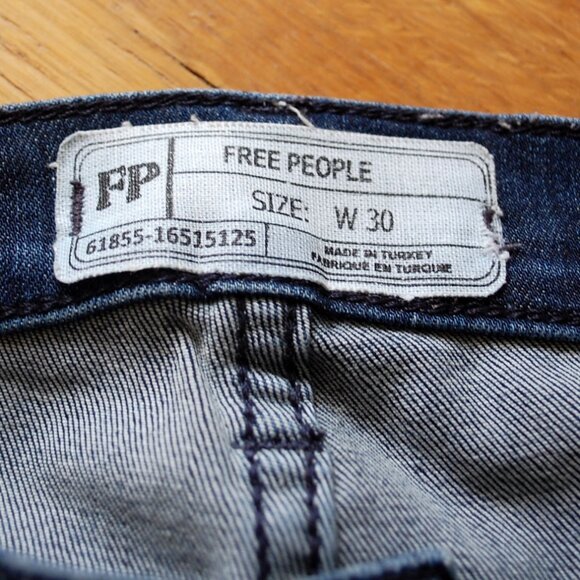 Free People Reagan Raw Hem Skinny Jeans Dark Wash Button Front - Picture 2 of 4